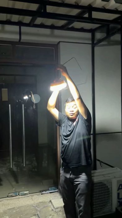 Lampu emrgency solar panel ufo tenaga matahari dari H2S #lampuemergency #lampuufo #lampudarurat #lampusuperterang