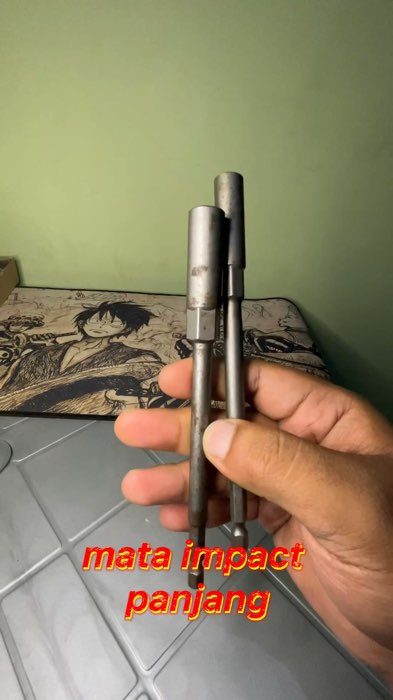 mata impact panjang memudahkan untuk membuka baut pada bagian yang sulit dijangkau