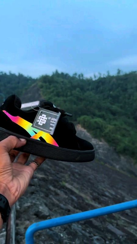 #sepatumenyala#sepatureflektif#sepatuhitam