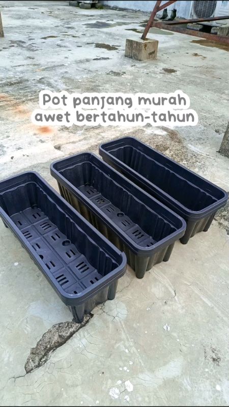 Pot bunga panjang untuk berkebun dirumah. #potbunga #pottanaman #potplastik #potpanjang #RacunShopee