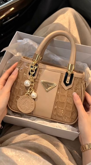 Tas selempang wanita terbaru #tas jinjing wanita #tas pesta kondangan wanita mewah #handbag wanita #ViralDiShopeeVideo #PromoNonStop