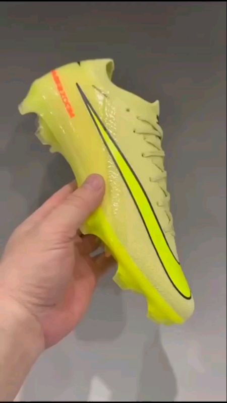 Beli nya di Shopee 🥰🥰#sepatu #sepatufutsal #sepatubola #sepatuolahraga #RacunShopee #RacunShopeeCheck #racunshopeee #fyp #fypシ #rekomendasi