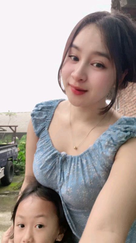 yang mau samaan dress??#fy #bismillahfyp #fypシ #yukdiorder??? #dresswanita #kayladress #fakesituation #DiskonRacunShopee #shopeevideo