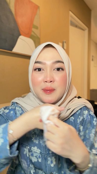 Vinyl ink dazzle me cuma 30rebuan fix ini jadi yg termurah si!!! #dazzlemeinkvinyl #lipvinyldazzleme