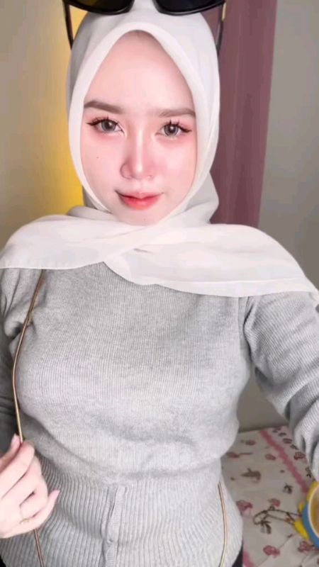 Sweater murah #shopeevideo #ShopeeLook #outfit #fyp #ShopeeReview #SpillRacunShopee #ShopeeCOD #OOTDFashionShopee #RacunShopee #fyp #fashion