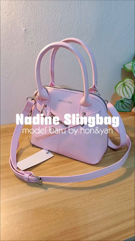 Tas kiyowooo 🥰#GakNyeselBeliIni #RacunShopee #honyanbag #honyanindonesia #nadineslingbagbahuwanita #Diskon50Persen #bismillahfyp #SpillBawaBerkah