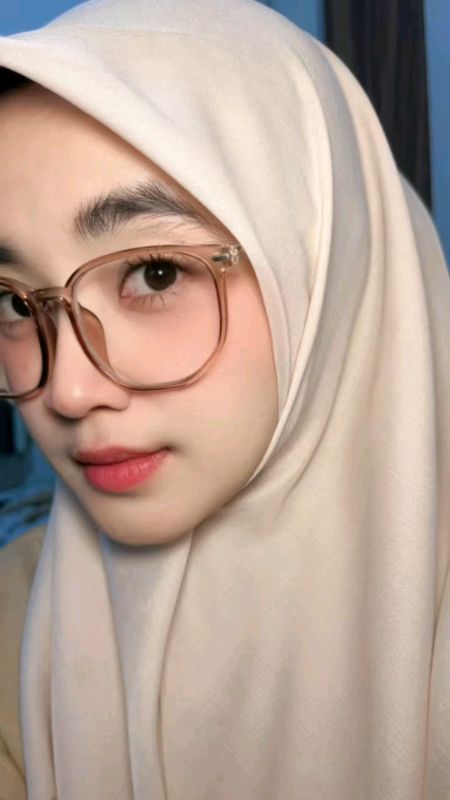 Hijab Segi Empat Paris Jadul ORI VARISHA #ViralDiShopeeVideo #RacunShopee #ShopeeLook #SpillBawaBerkah #Diskon50Persen
