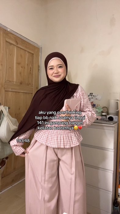 celananya aku pake size s yaaa👀💗 #petitefashion #fitcheck #laviepants #fyp