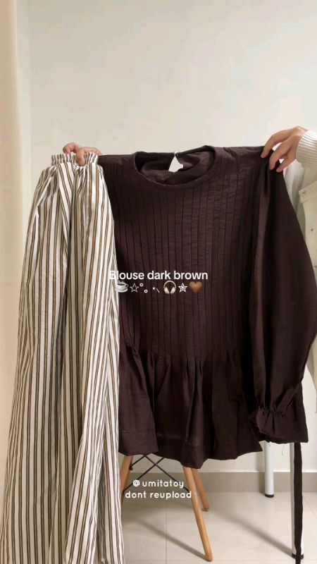 #blousemahogany #blousewanita #blousemurah #blousekoreanstyle #rokstripe #petitefashion #petiteoutfit #outfitideas