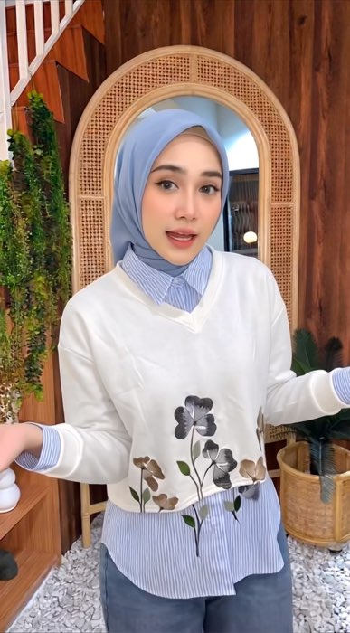 #kemejasalur #kemejablouse #blousekemeja #atasanwanita #atasankaoswanita #atasankemeja #atasanbangkok #kemejasalurpremium #ShopeeCOD #SpillRacunShopee