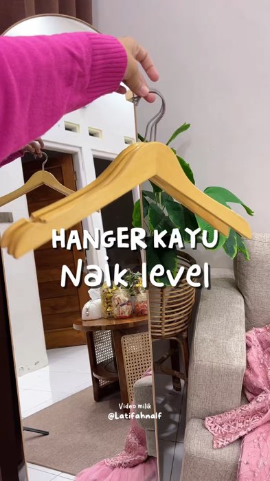 Udah punya belum? #hanger #hangerkayu #hangerbaju #hangermurah #GratisOngkirRP0 #TermurahDiShopee #ViralDiShopeeVideo #PromoNonStop