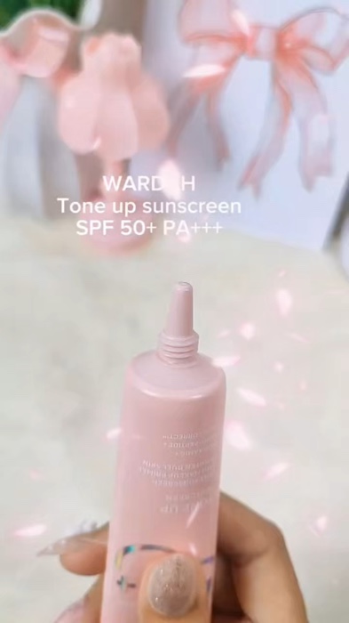 #wardahsunscreen #sunscreenwardahspf50 #sunacreenwardah #wardahbeauty #toneupwardah #wardahofficial #RacunShopeeCheck
