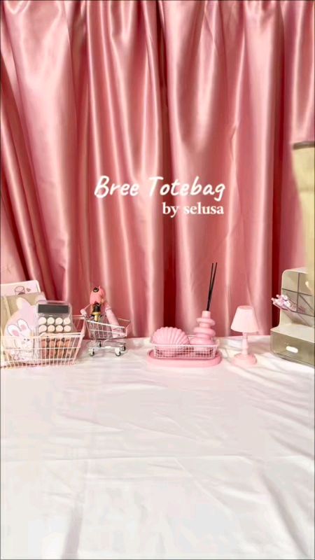 Cekep banget totebag nya😍😍😍👇#taswanita #totebag #totebagwanita #RacunShopee #ShopeeHaul