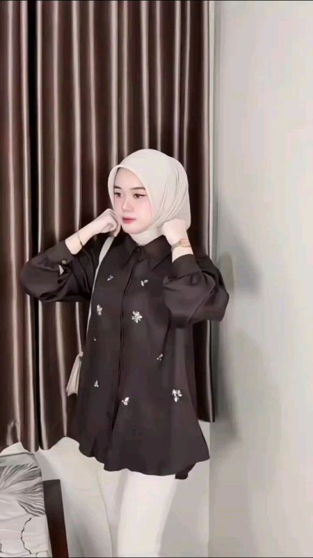 Kemeja Wanita Kekinian #kemejawanitakekinian #rekomendasi #outfitwanita #kemejawanita #GratisOngkirRP0 #RacunShopeeCheck #GaNyeselBeliIni #CODinApa
