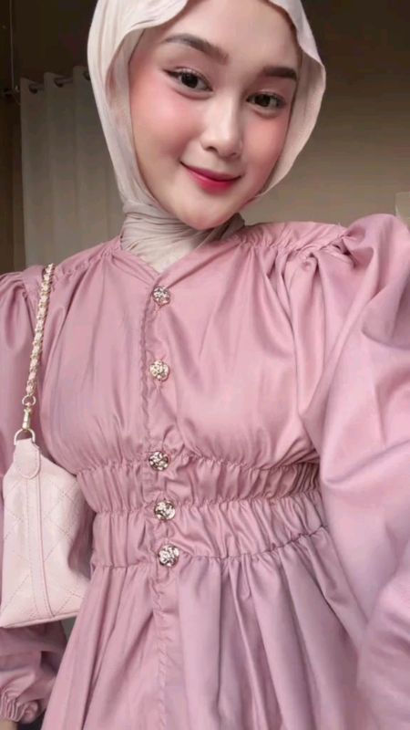 Pink blouse #SpillRacunShopee #SpillBawaBerkah #shopeevideo #ShopeeReview #ShopeeLook #FashiondiShopee #OOTDFashionShopee #kemejawanita #blouse