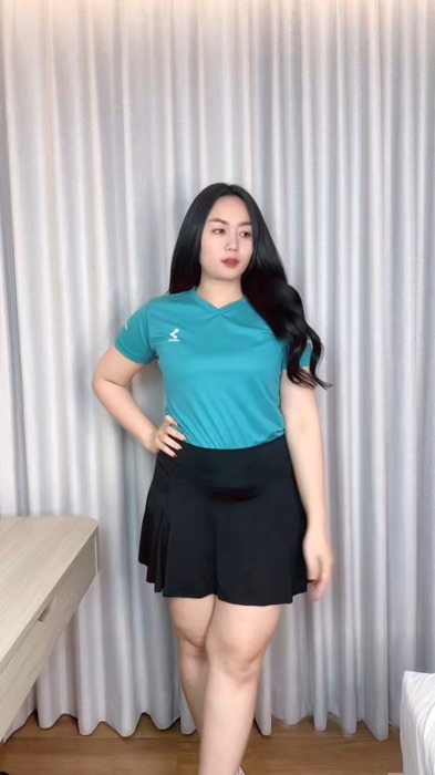 Pakai baju olahraga yang ringan bahan adem kyk yang ini