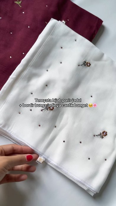 Akan kukoleksi semua warnanya 🥹😍🌸 #segiempathijab #segiempatbordir #hijabsegiempat #ViralDiShopeeVideo #SpillBawaBerkah #SpillRacunShopee