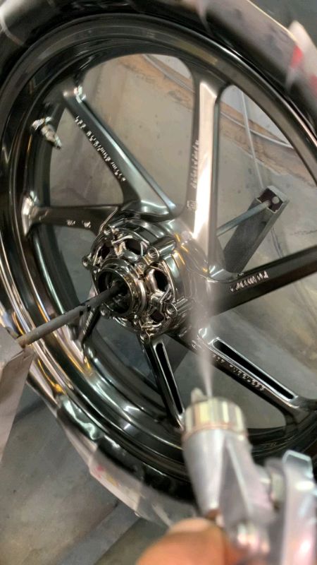 Cat crom hitam #cat #catpelekmotor #catmotor #catmobil #croome #modifikasimotor #OtomotifdiShopee #otomotifmotor #bengkel #RacunShopee #Diskon50Persen