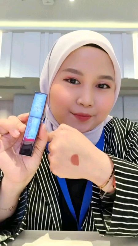 Cantik banget @makeoverofficial Glazed #ShopeeReview #ShopeeCOD #ShopeeHaul #ShopeeVideoCreator #SpillBawaBerkah #SpillRacunShopee