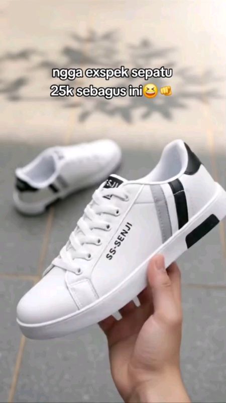 SEPATU SNEAKERS PRIA HITAM & PUTIH SS.SENJI #sepatusneakerspriadanwanita #sepatusenjipremium #RacunShopee #sepatusneakersoriginal #sepatusneakersmurah