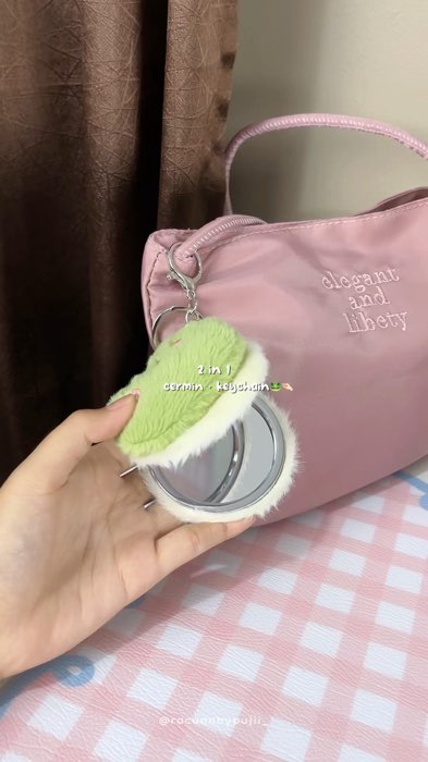 selain lucu, ini juga berguna bangett🥹🐸🤏🏻 #gantungankunci #cerminkeychain #keychain #cerminkaca