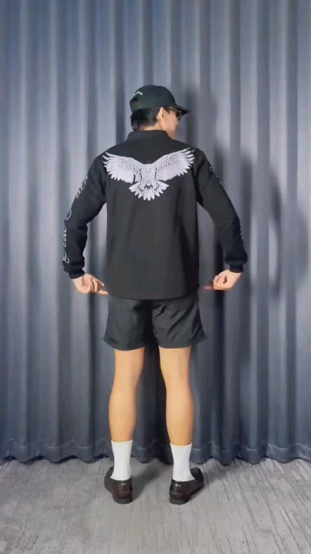 Cakep emang ni longsleeve