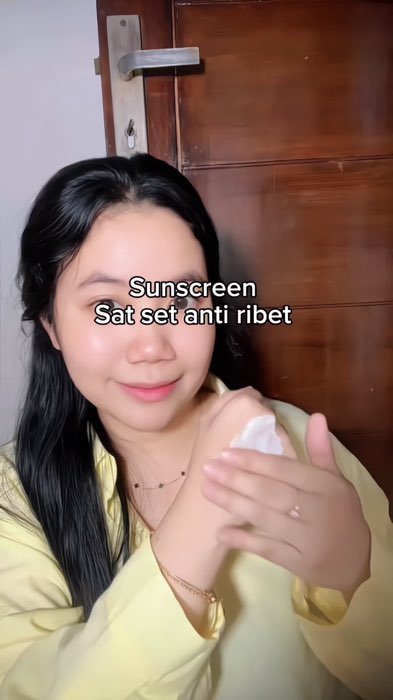 Sunscreen anti ribet bisa jadiin primer juga #dekrei #DEKREIGLOWLIGHTSUNSCREENPRIMER #SUNSCREENPRIMER2IN1 #antiribet #sunscreen