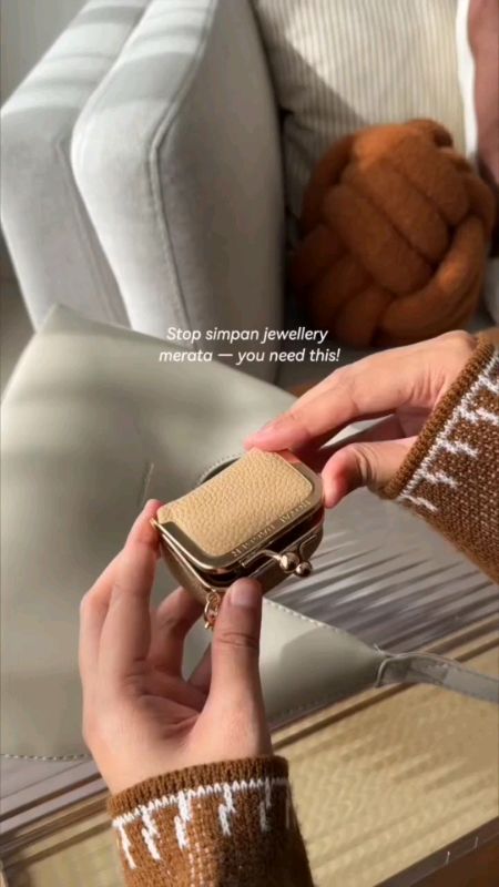 tas koin mini/kotak perhiasan #royalbaggercoinpurse #kotakperhiasanmini #kotakperhiasankulit #RacunShopee #GratisOngkirRP0 #ViralDiShopeeVideo #fypシ