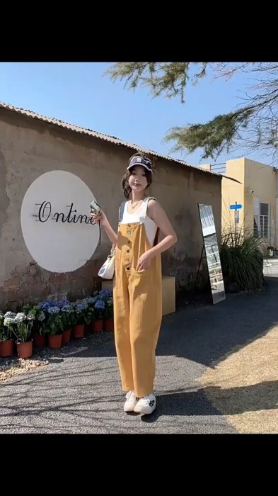 Overall kasual, pakai ini bikin kesan aura ceria banget ya kann..yuk#cekoutsekarang🛍 #shopee