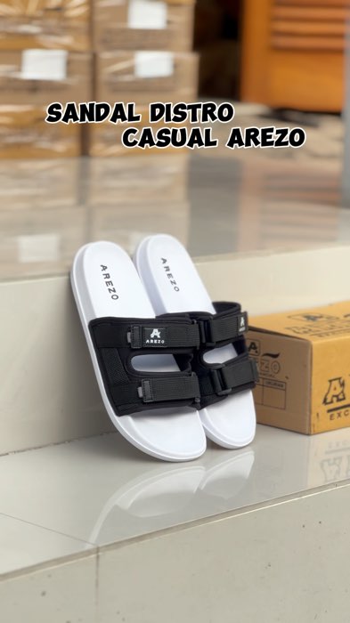 Pastikan kamu memakai sandal, jangan nyeker yaa #sandal #sandalpria #sandalarezo #sandalviral #sandalmurah #sandalkekinian #sandalmurah #sandalslop