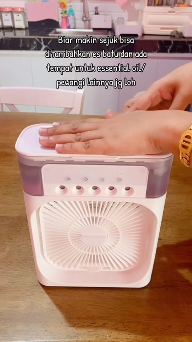 Yg suka kegerahan wajib punya kipas ac mini portable ini nih.. Krna praktis dan mudah dibawa kemana2.. #kipasminiportable #kipasacportabel