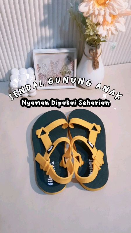 Sendalnya empuk, nyaman dipakenya! #RacunShopee #SpillRacunShopee #sendalgununganak #sendalanak #RacunShopeeOutfit #RacunShopeeOOTD #GratisOngkirRP0