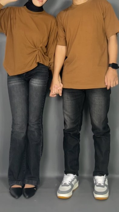 Couple simple #viral #fyp #couple #kaos #SpillBawaBerkah #RacunShopee #OOTDFashionShopee #ViralDiShopeeVideo