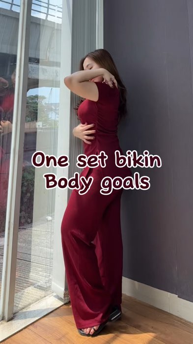 One set bikin bodygoals #ShopeeFashionHaul #PromoNonStop #outfitideas #outfitinspiration #outfitmurah #OutfitAlaKorea