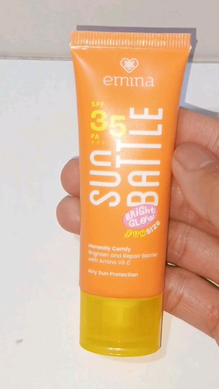 #eminasunbattlespf35 #eminasunscreen #eminasunbattle #sunscreenmurah #sunscreenspf35 #RacunShopee #shopeevideo