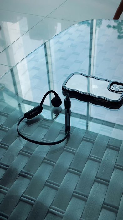 Experience a more ‘fun’ workout with Howler X15 Bone Conduction🔥 featured with open ear & flexible model, this earphone is the best choice!