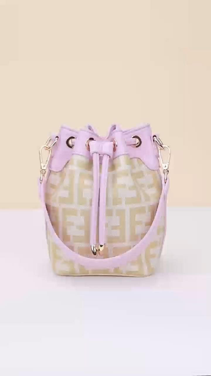 Tas yang indah #cheapbags #viralbags #beautifulbags #joinlive #aesthetictotebags #womenbag #DiskonRacunShopee #shopeevi#difen #tas#bag 😍💗#difenbag