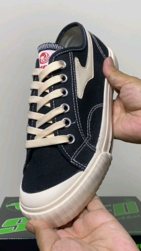 new vintage 01 nihh #sneakers #sepatuwanita #sepatupria
