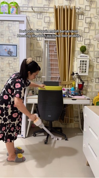 Minimal punya satu lah ya alat seperti ini dirumah, biar gak perlu repot nyapu bolak balik dirumah #vacuumcleaner #vacumtanpakabel #vacumportable