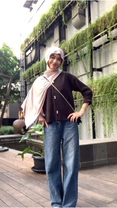 #atasanwanita #atasanrajut #OOTDFashionShopee #RacunShopee #RacunShopeOutfit #ShopeeLook #outfitideas #SpillRacunShopee #outfit #outfitinspiration