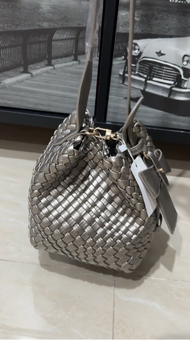 tas bucket mini anyam gemoy #taswanita #tasanyaman #yiwabag #bucketbag