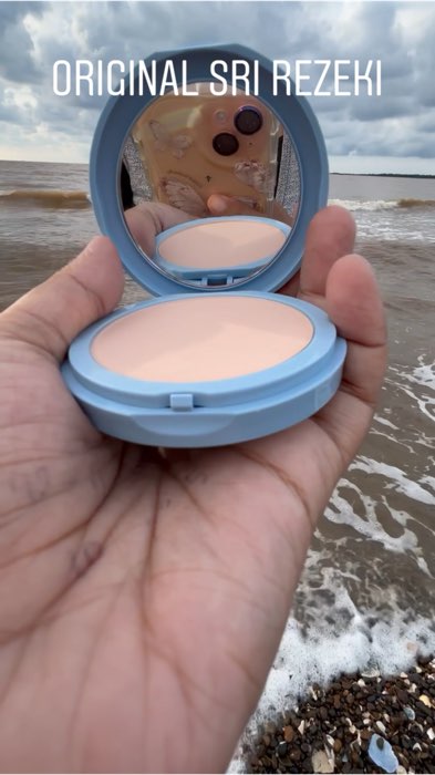 WARDAH Lightening Powder Foundation Light Feel | Two Way Cake Bedak Padat #kayaraya #kayarayamendadak #kayamendadak #wardah #bedakpadat #wardahbedak
