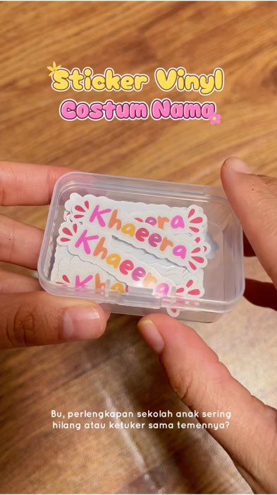 Sering ribet karena perlengkapan anak hilang atau ketuker? Saatnya pakai stiker nama custom! Klik untuk order sekarang 💖 #stickercostum