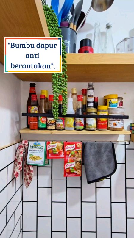 Bumbu dapur di rumah ga berantakan lagi dg rak gantung minimalis. #rakgantung #rakbumbudapur #rak #raksusunserbaguna #rakmurah #fyp