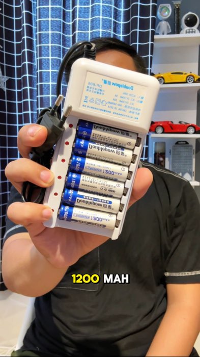 Baterai yang bisa di isi ulang dapat menghemat budget buat kebutuhan peralatan elektronik kalian #bateraiaa #baterai #bateraiisiulang