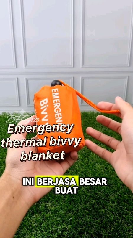 Pendaki WAJIB bawa alat ini!!Emergency termal bivvy sleeping bag, Emergency blanket🫡#emergencyblanket #thermalblanket#hipotermia #alatdarurat#blanket