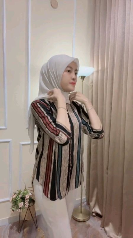 Kemeja wanita rayon premium motif abstrak jumbo LD120 terbaru 2024 dengan harga Rp49.470. Dapatkan di Shopee sekarang!