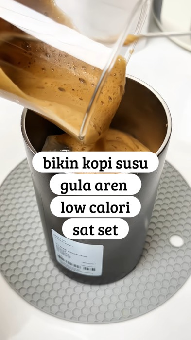 bikin kopi susu gula aren sat set dirumah #kopisusugulaaren #stevia #arenstevia #tumbler #kopisusu #penggantinescafe #pemanisalami #ShopeeCOD #gulaare