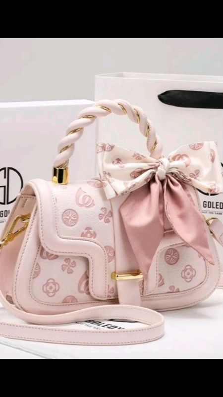 TAS SELEMPANG WANITA HANDBAG #taswanita #tasselempang #koreanstyle #FashiondiShopee #fashionwanita #RacunShopee #shopeevideo #ShopeeFashionHaul #fyp