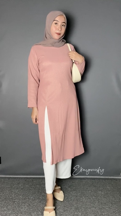 #tunik #atasanwanita #zannatunik #OOTDFashionShopee #ShopeeLook #ShopeeFashionHaul #SpillBawaBerkah #SpillRacunShopee #FashiondiShopee